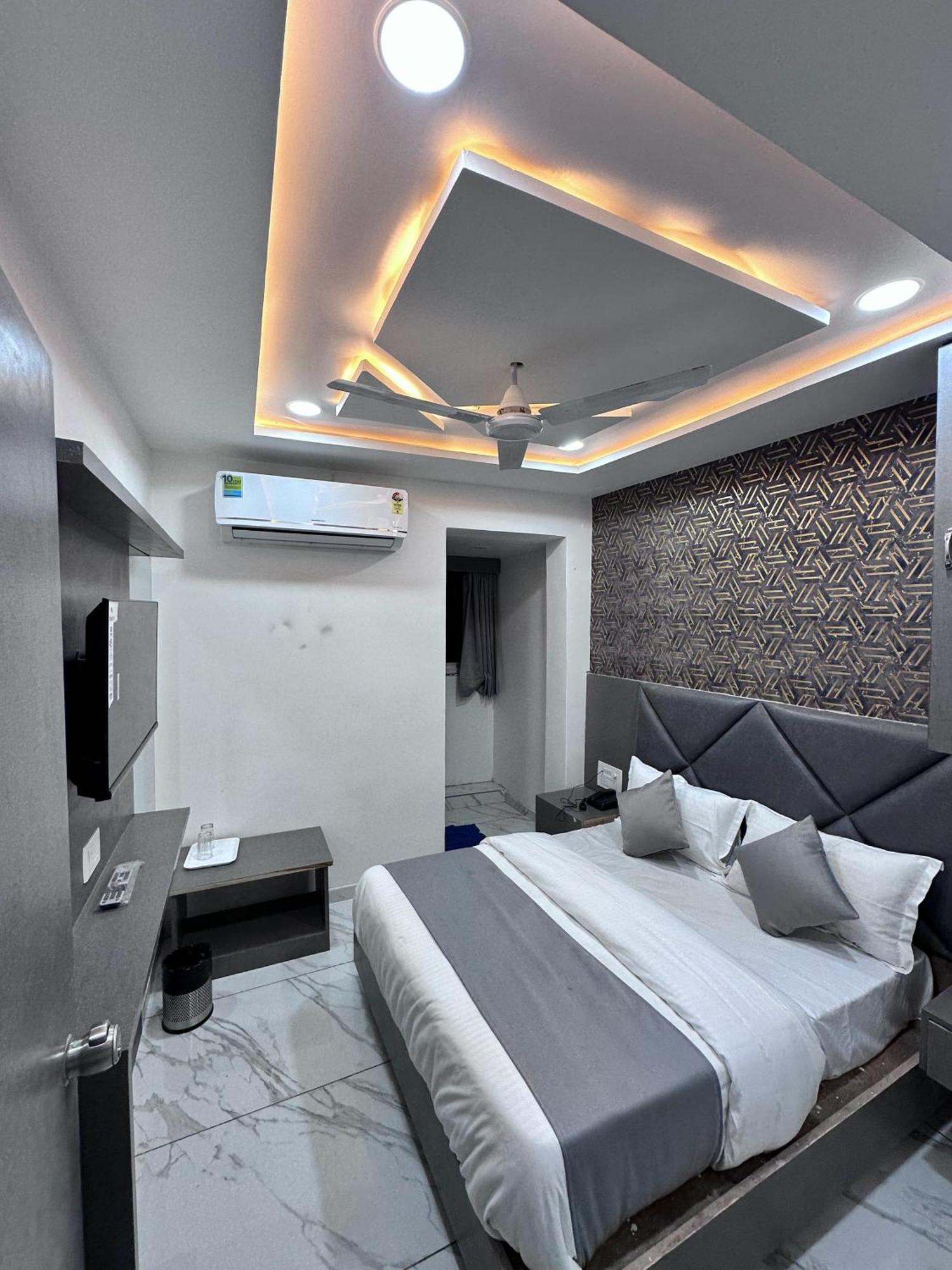Hotel The Pacific Ahmedabad Airport Eksteriør bilde