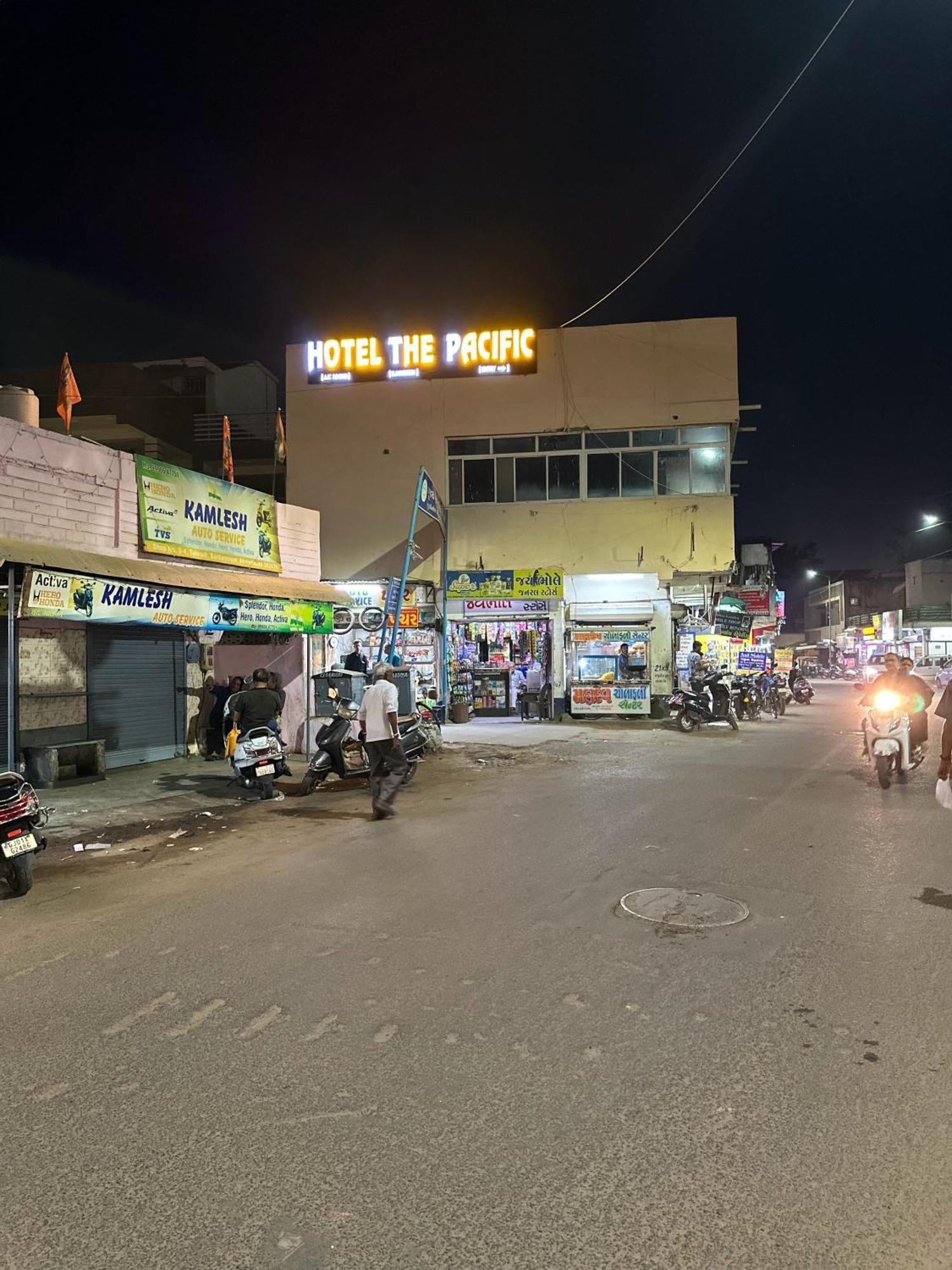 Hotel The Pacific Ahmedabad Airport Eksteriør bilde