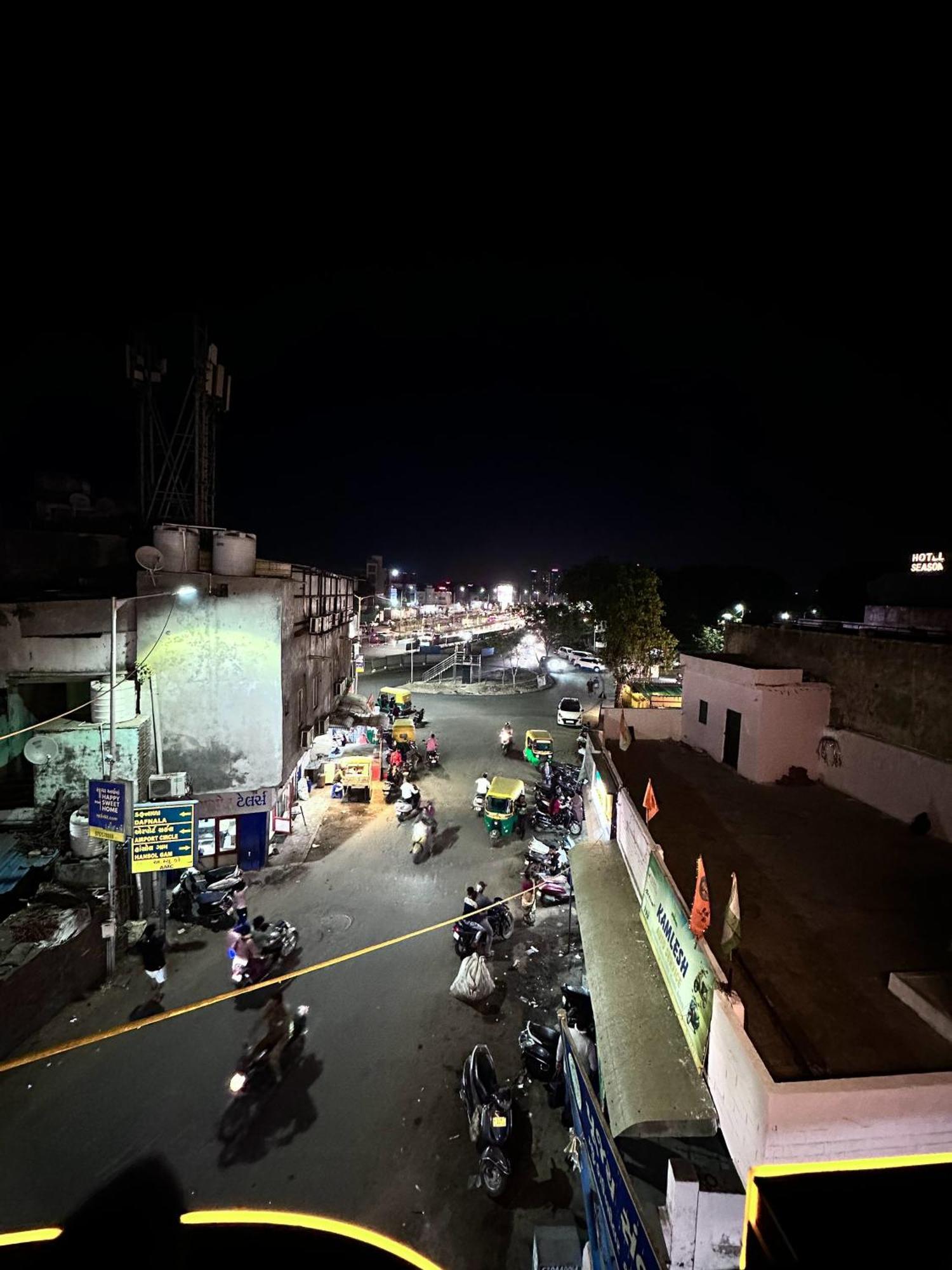 Hotel The Pacific Ahmedabad Airport Eksteriør bilde