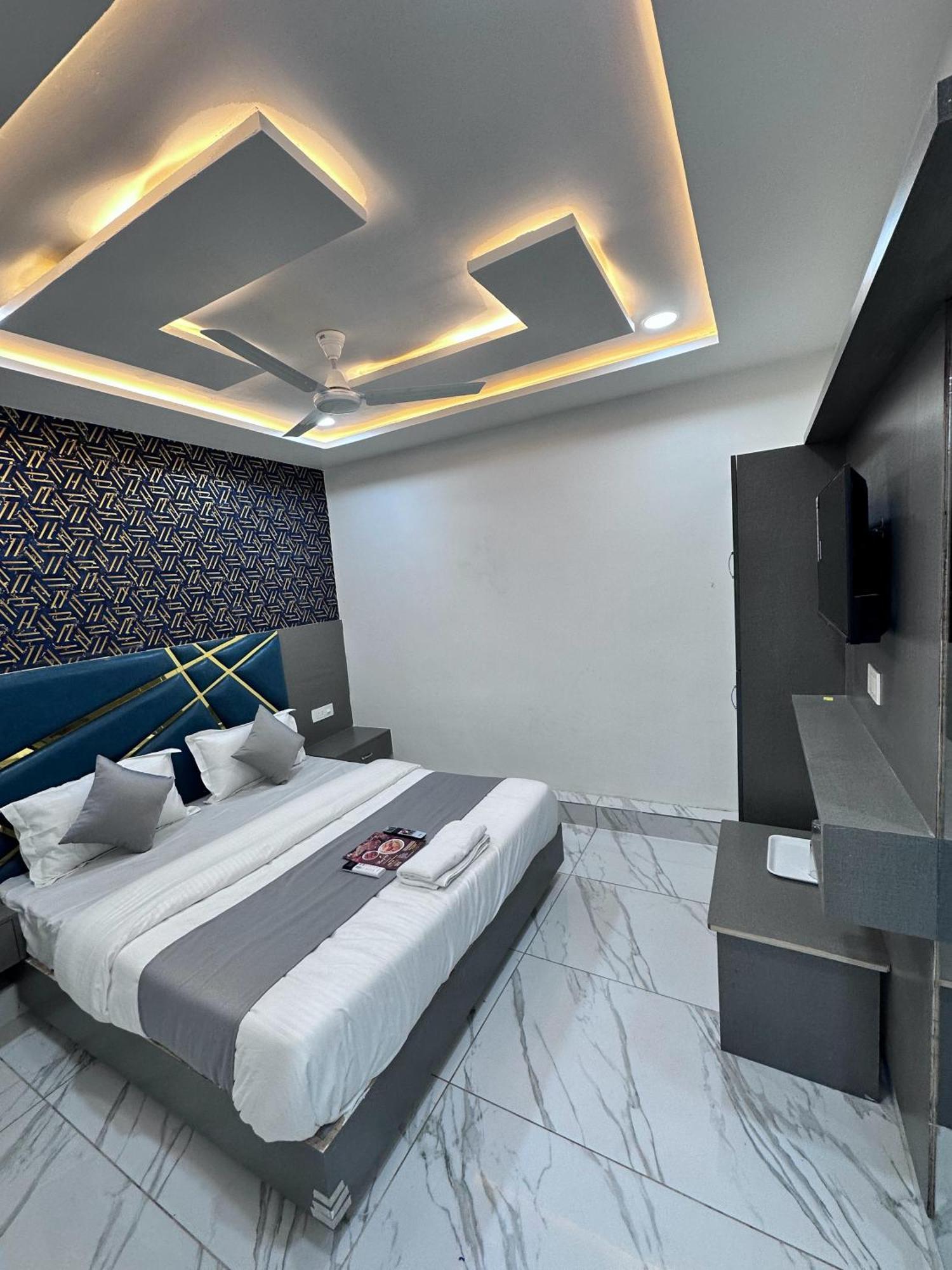 Hotel The Pacific Ahmedabad Airport Eksteriør bilde